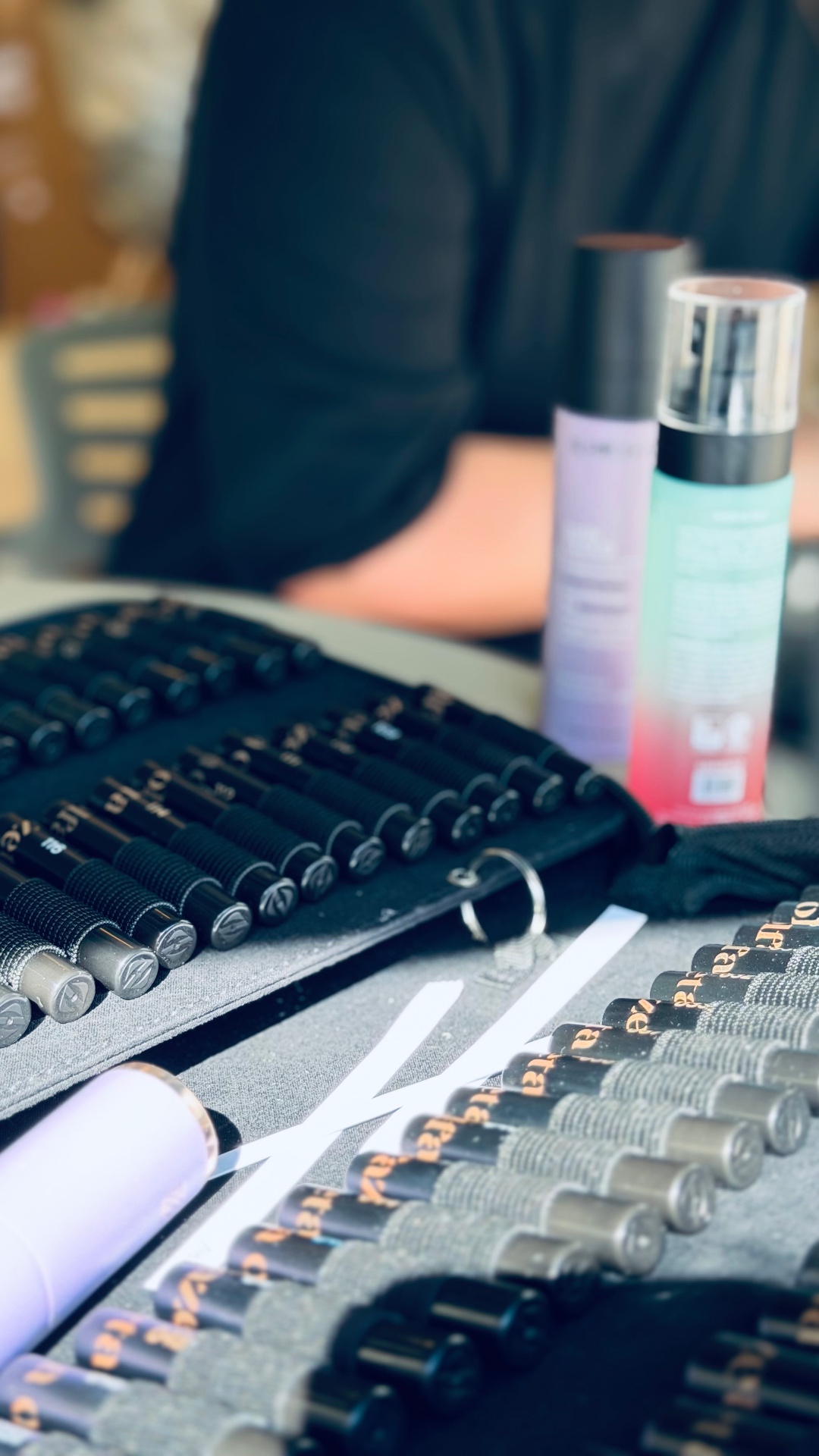 Mallette de découverte remplie de testeurs de parfums